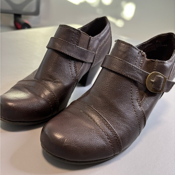 BARETRAPS ANKLE BOOTS brown woman’s size 7 - Picture 7 of 11